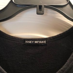 Issey Miyake Men’s Sleeveless Tank
